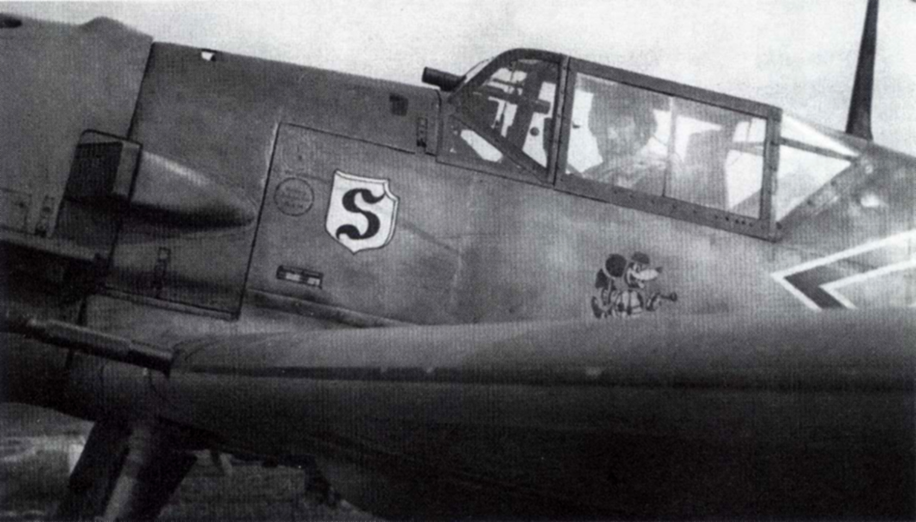Messerschmitt Bf 109E4 Stab JG26 Adolf Galland WNr 5819 France 1940 03