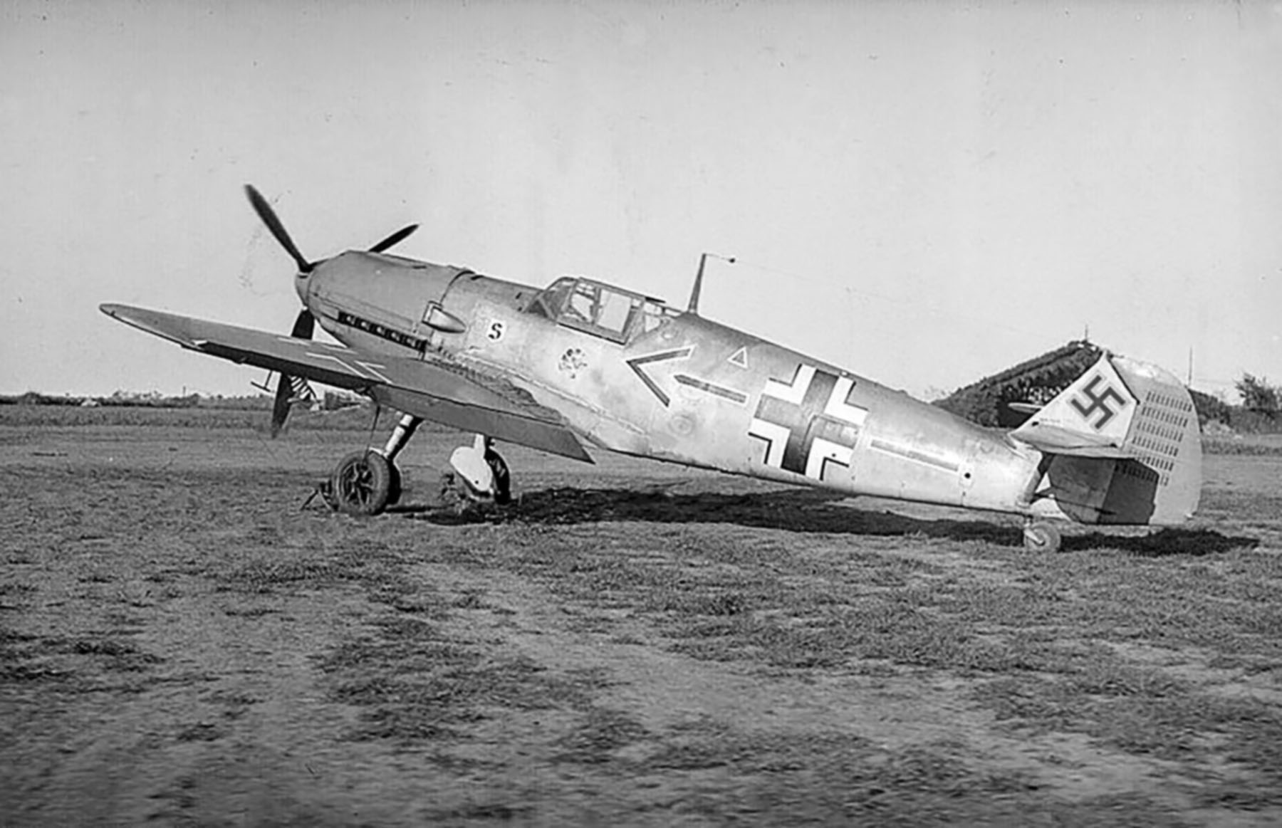 Messerschmitt Bf 109E4 Stab JG26 Adolf Galland WNr 5819 France 1940 15