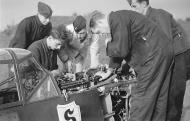 Asisbiz Luftwaffe JG26 ground crew performing routine maintenance web 01