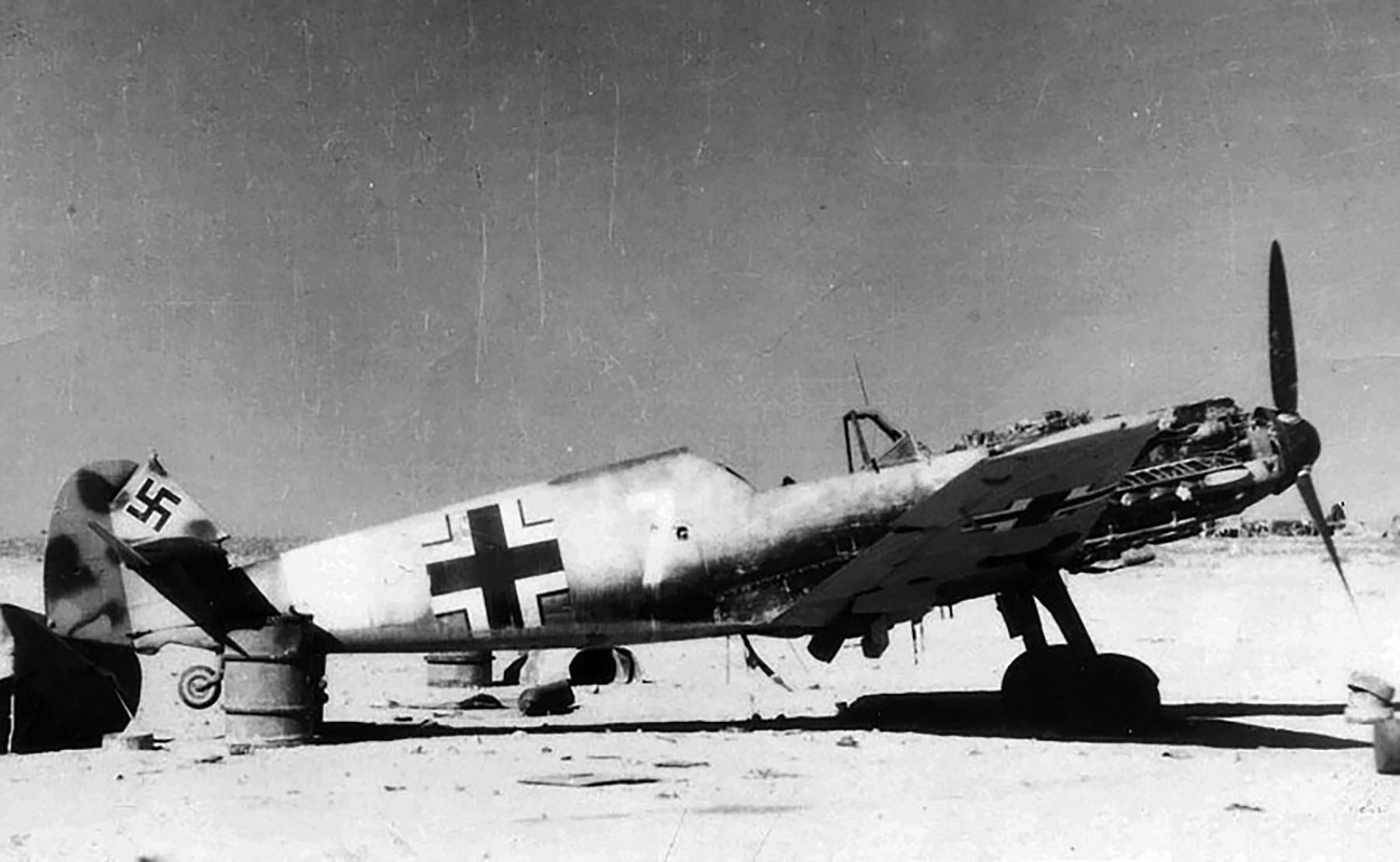 Messerschmitt Bf 109E4Trop 1.JG27 White 7 North Africa 1941 02