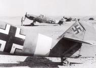Asisbiz Messerschmitt Bf 109E7Trop 1.JG27 White 1 Wolfgang Redlich getting mission ready Libya 1941 01