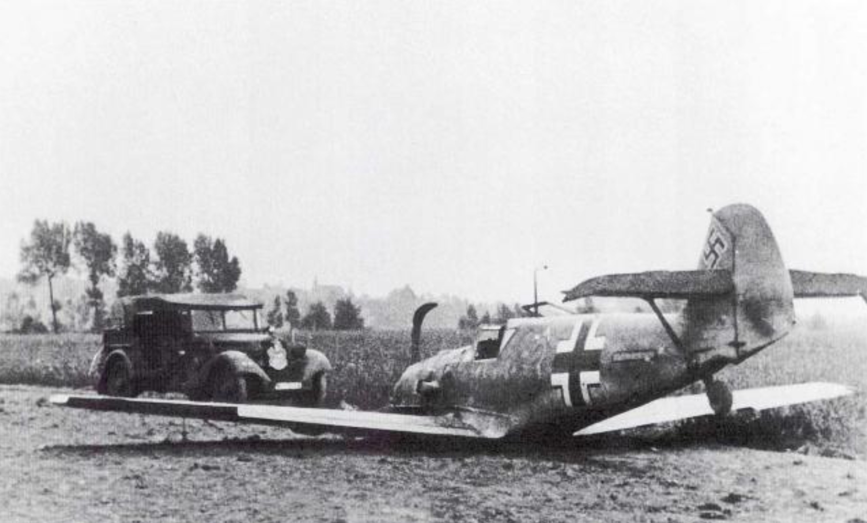 Messerschmitt Bf 109E4 6.JG27 Yellow 3 Julius Neumann belly landed Crepon France Aug 1940 02