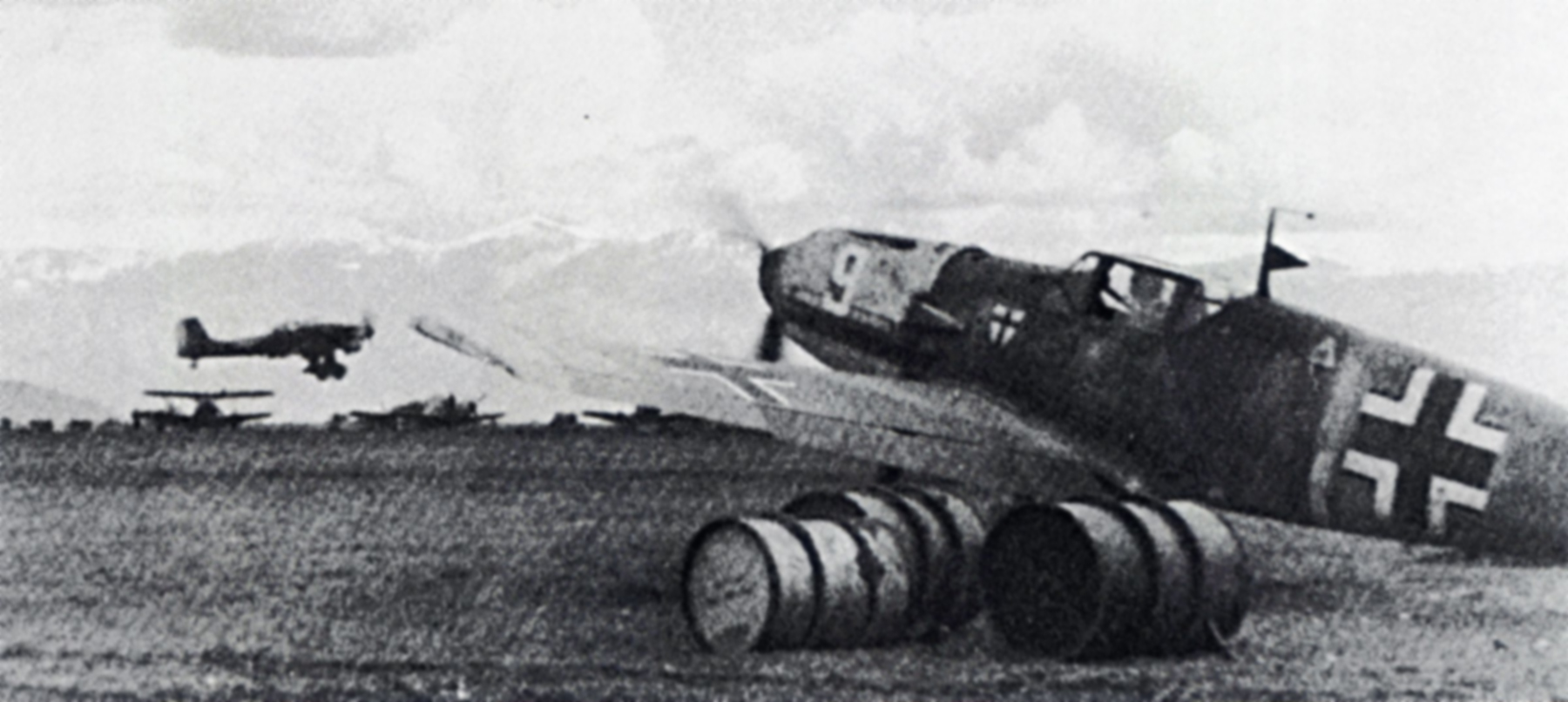 Messerschmitt Bf 109E 7.JG27 White 9 Erhard Braune Kozani 1941 01