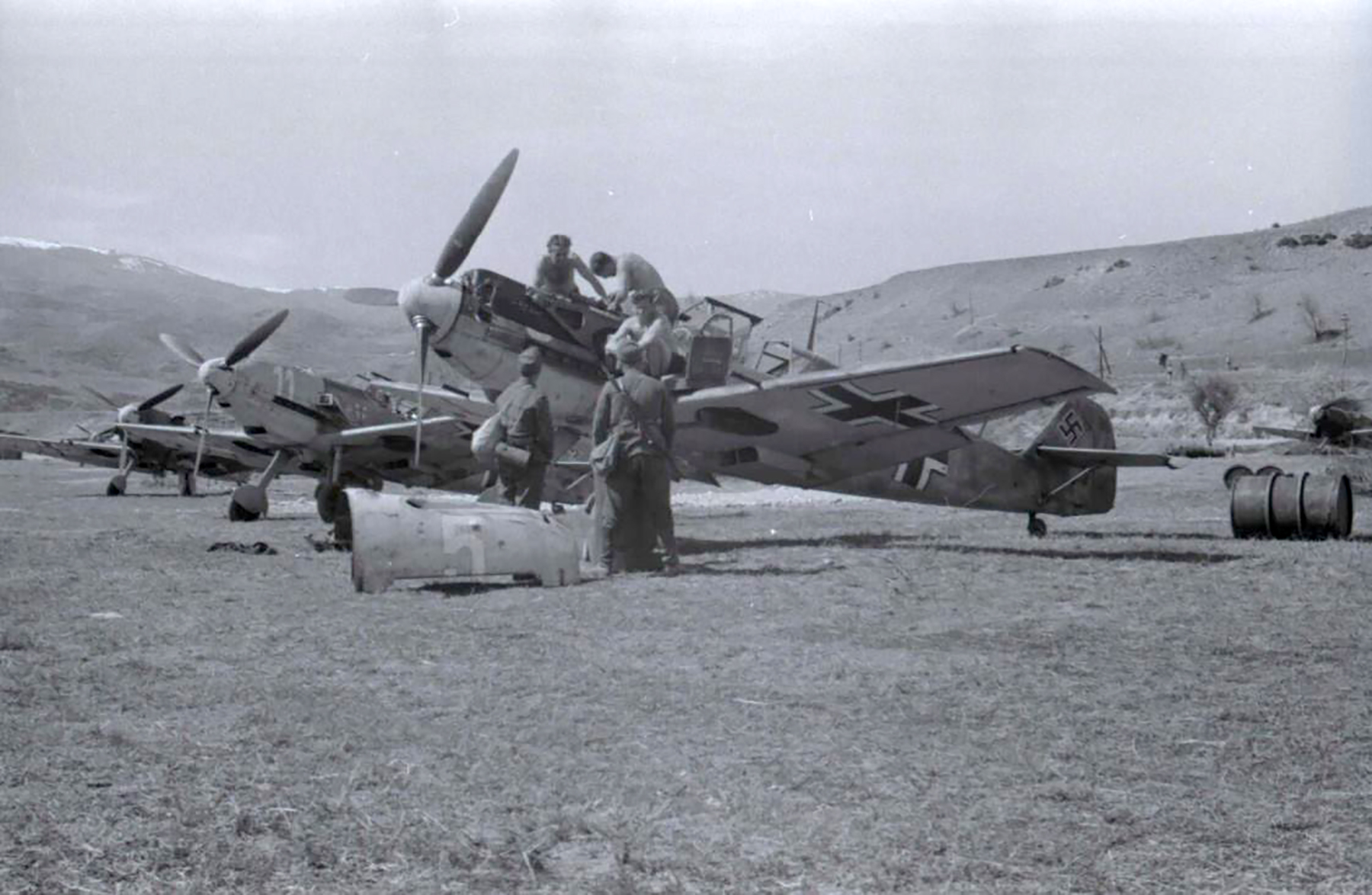 Messerschmitt Bf 109E7 7.JG27 White 5 n 11 Metaxas Line along the Greek Bulgarian border April 1941 eBay 01
