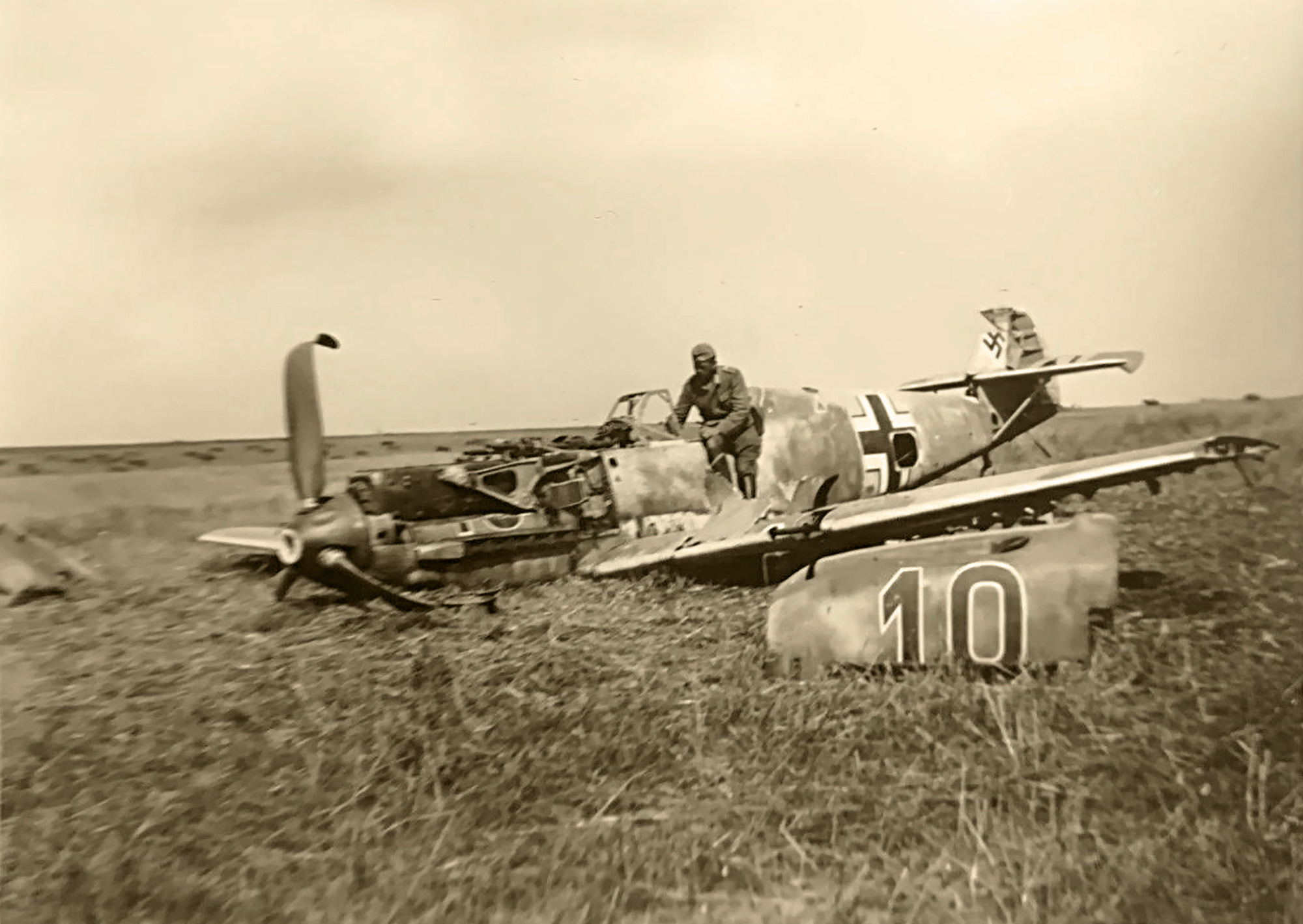 Ostfront Messerschmitt Bf 109E4 8.JG27 Black 10 belly landed Minsk Belarus soviet union eBay 01