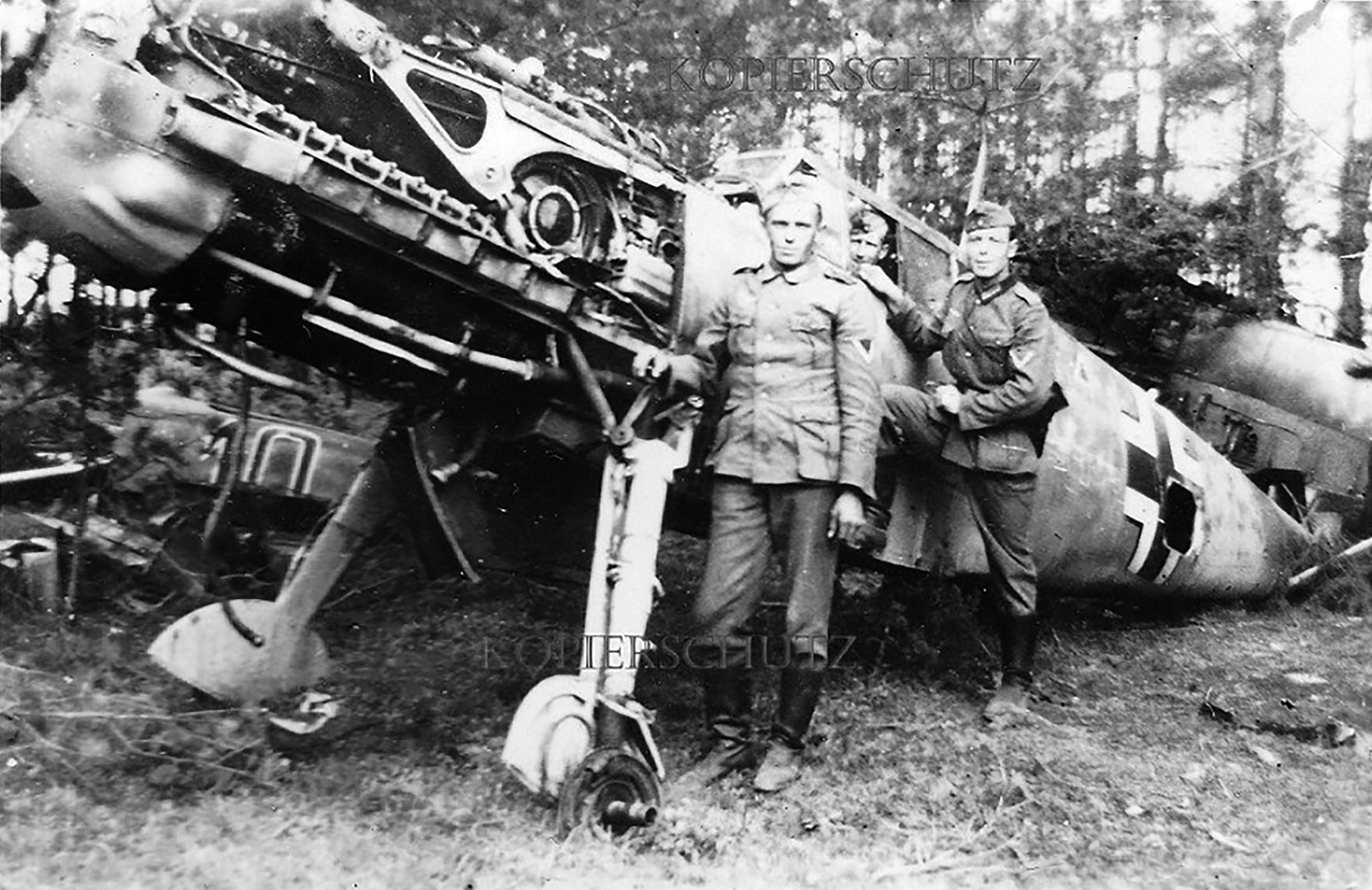 Ostfront Messerschmitt Bf 109E4 8.JG27 Black 10 belly landed soviet union eBay 02