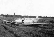 Asisbiz Ostfront Messerschmitt Bf 109E7 7.JG27 White 2 force landed Minsk Belarus Russia 1941 01