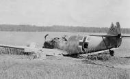 Asisbiz Ostfront Messerschmitt Bf 109E7B 8.JG27 Black 12 with yellow band belly landed Minsk Belarus Russia Aug 1941 03