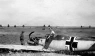 Asisbiz Messerschmitt Bf 109E1 III.JG27 belly landed France 1940 01