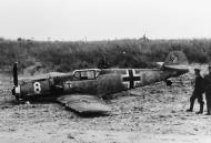 Asisbiz Messerschmitt Bf 109E4 7.JG27 White 8 belly landed France 1940 01