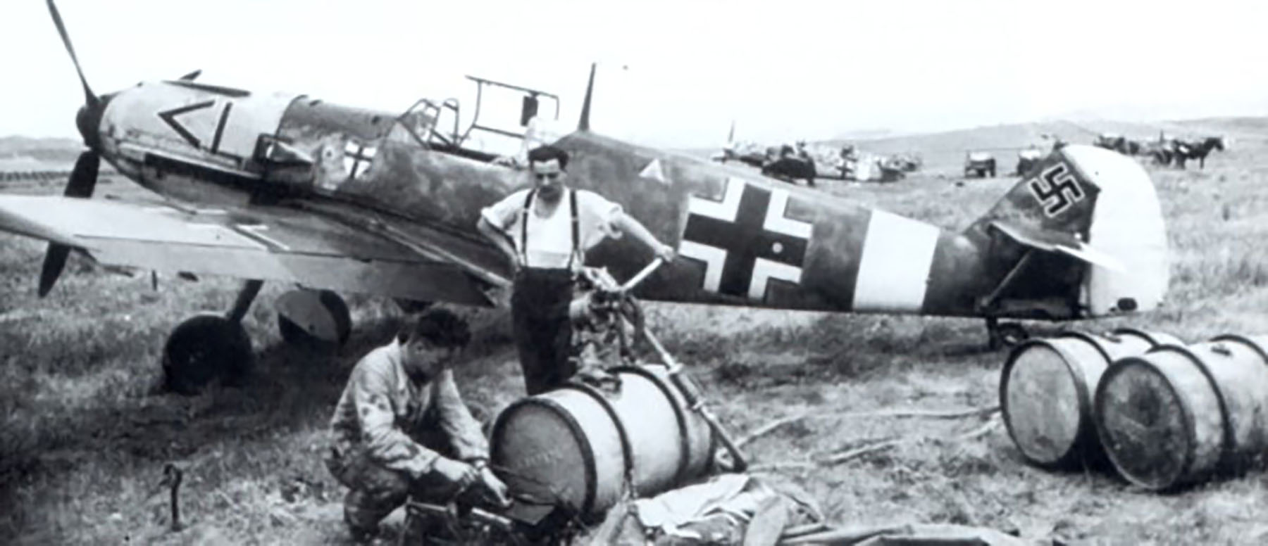 Messerschmitt Bf 109E3 Stab III.JG27 WNr 765 Sicily May 1941 02