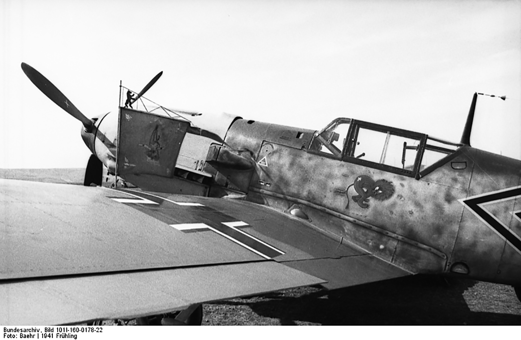 Messerschmitt Bf 109E4 Stab II.JG27 Wolfgang Lippert Greece Apr 1941 05