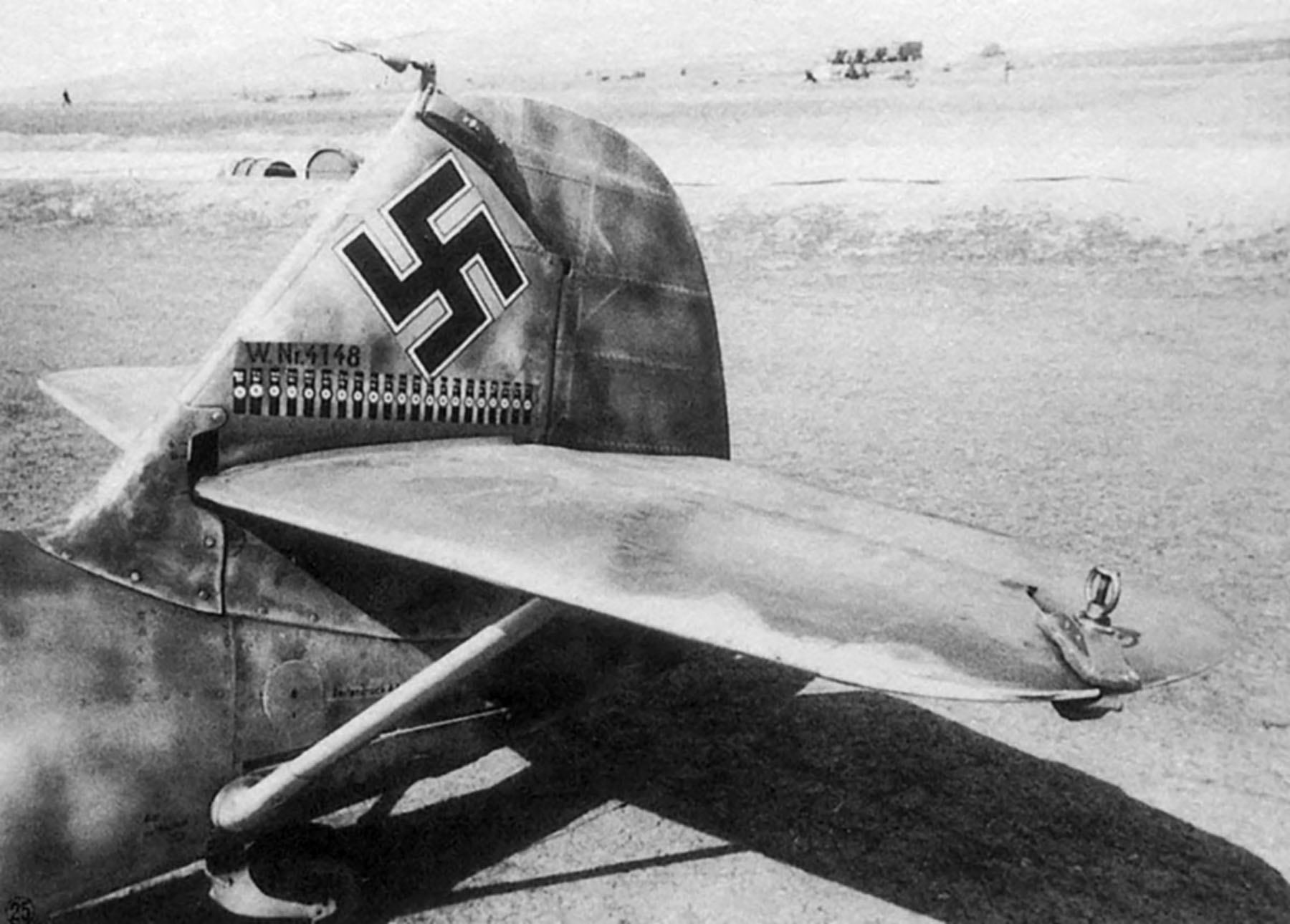 Messerschmitt Bf 109E7 Stab II.JG27 Wolfgang Lippert WNr 4148 Greece Apr 1941 04