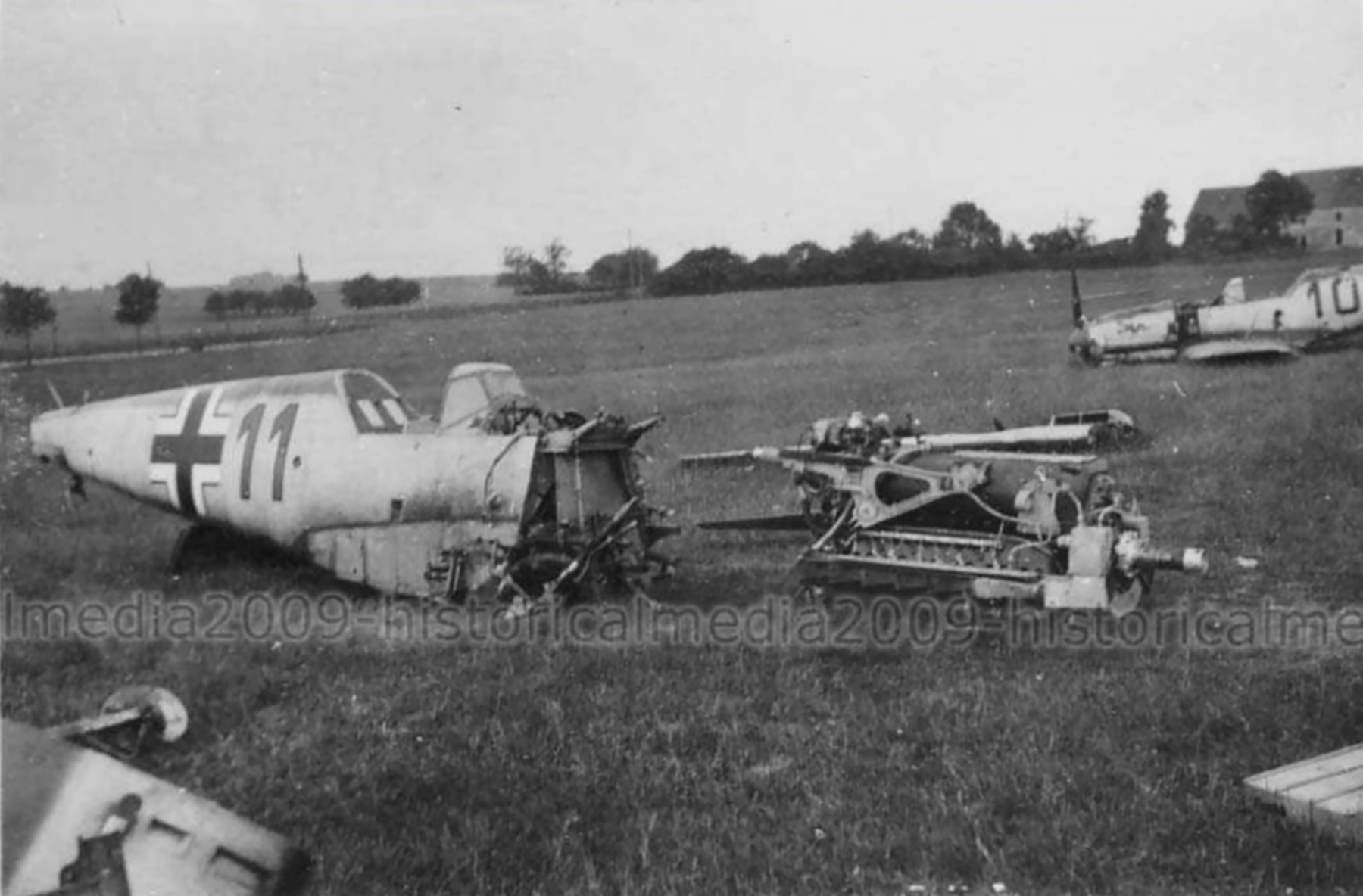 Messerschmitt Bf 109E1 2.JG3 Red 11 and Red 10 Philippeville France May 1940 01