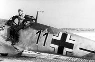 Asisbiz Messerschmitt Bf 109E4 5.JG3 Black 11 Arnold Bringmann St.Omer Arques France winter 1940 01