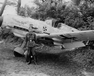 Asisbiz Messerschmitt Bf 109E4 5.JG3 Black 7 Horst Buddenhagen aircraft named Schluck Specht 1940 01