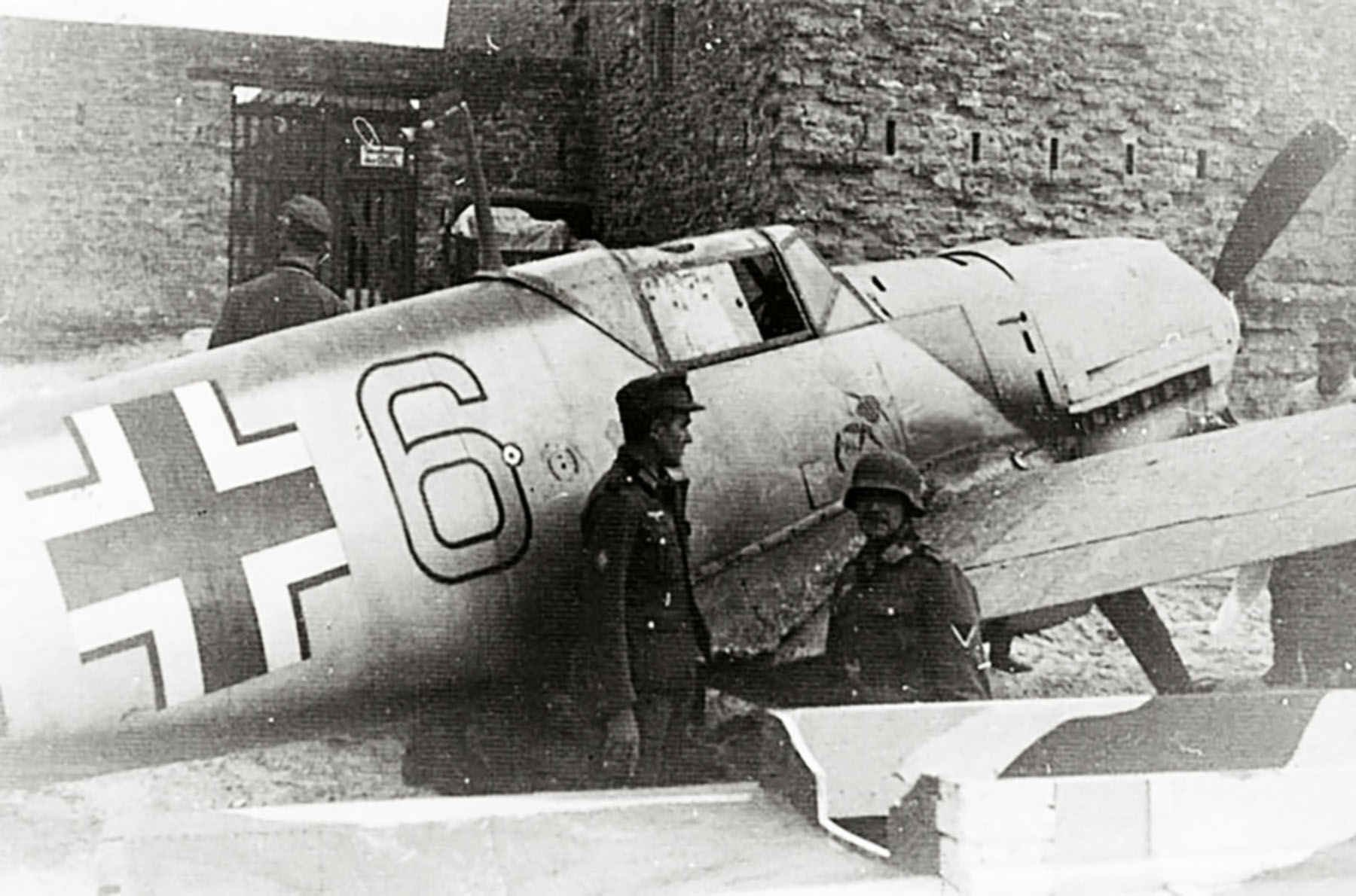 Messerschmitt Bf 109E3 9.JG3 Yellow 6 WNr 746 France 1940 01