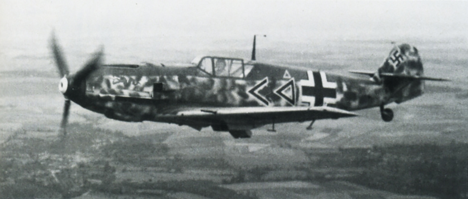 Messerschmitt Bf 109E4 Stab I.JG3 Gunther Lutzow Nordfrankreich summer 1940 01