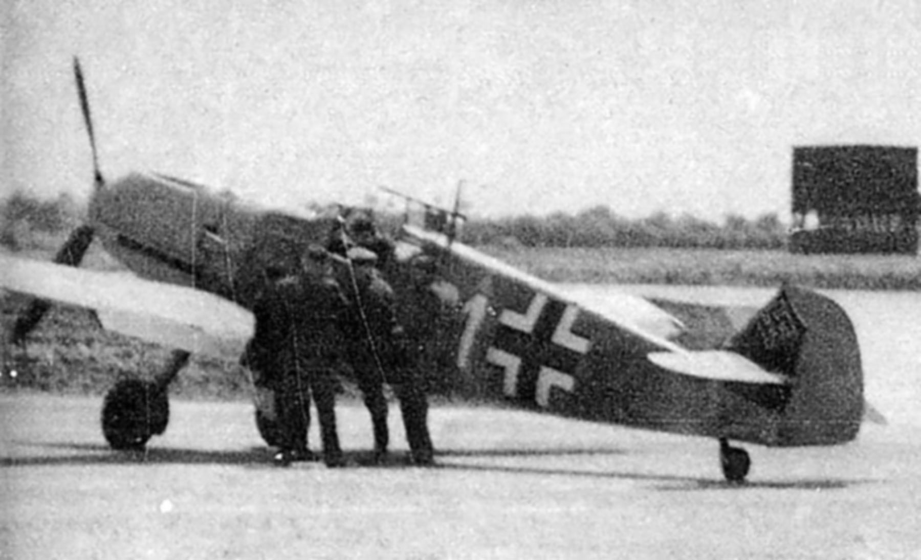 Messerschmitt Bf 109E4 JG3 White 1 1940 01