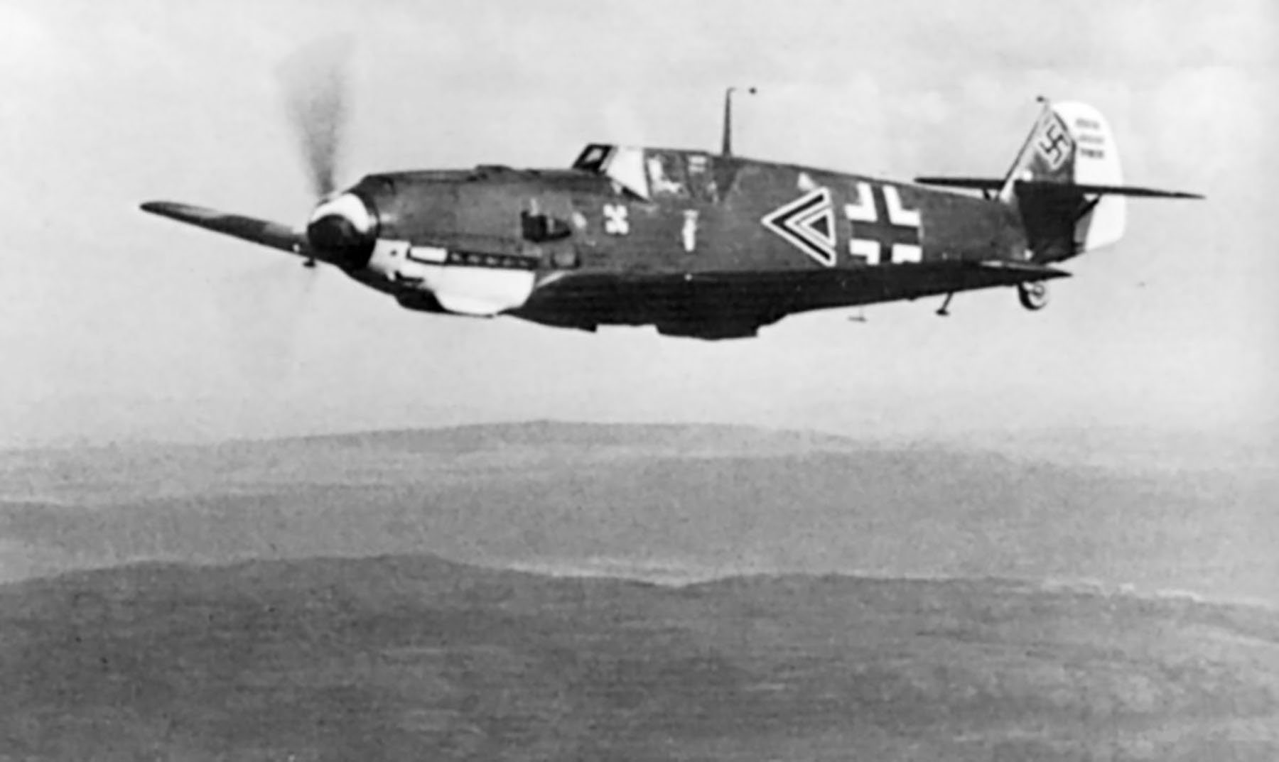 Messerschmitt Bf 109E7 Stab III.JG5 Gunther Scholz Petsamo Finland 1942 02