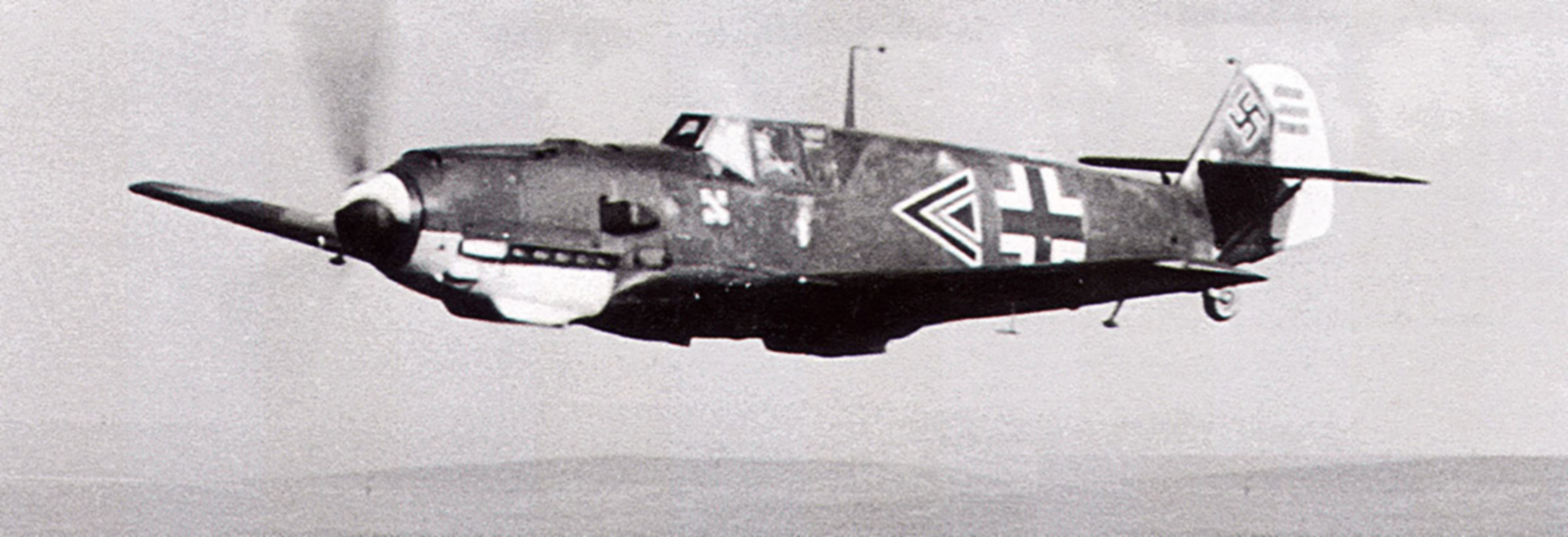 Messerschmitt Bf 109E7 Stab III.JG5 Gunther Scholz Petsamo Finland 1942 03