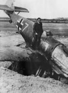 Asisbiz Messerschmitt Bf 109E4 12.JG5 Yellow 7 Ernst Scheufele in Bodo Norway 1940 01