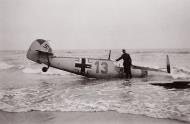 Asisbiz Messerschmitt Bf 109E3 9.JG51 Yellow 13 Karl Heinz Schnell belly landed Calais France 13th Aug 1940 06