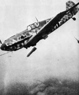 Asisbiz Messerschmitt Bf 109E4B maybe ErgGr JG51 Black 2 over the channel area 1940 01