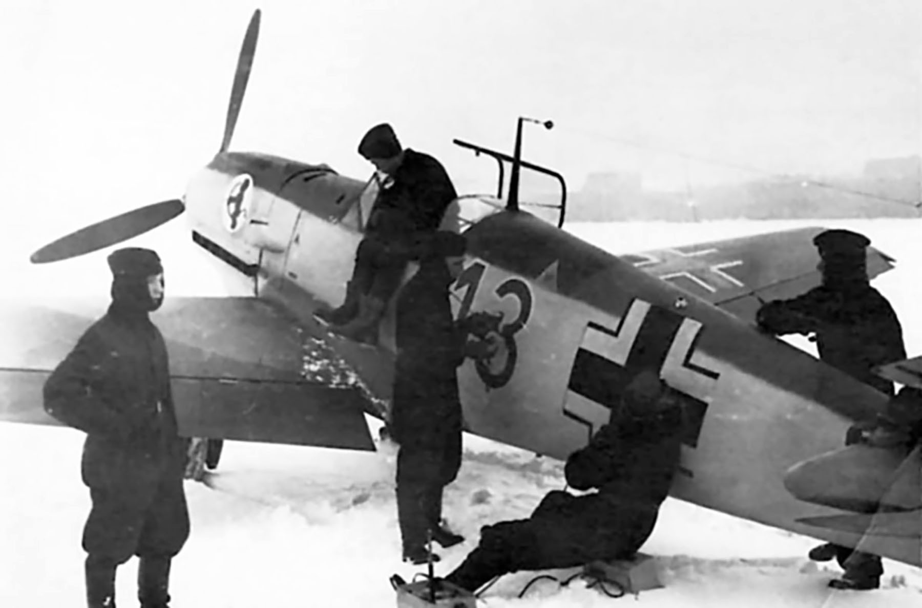 Messerschmitt Bf 109E1 5.JG52 Red 13 Albert Griener early 1940 01