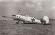 Asisbiz Messerschmitt Bf 109E1 4.JG52 White 2 WNr 3412 France Jun 1940 03
