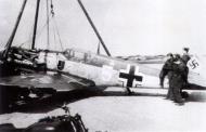 Asisbiz Messerschmitt Bf 109E4 4.JG52 White 5 being hoisted after calapsed landing gear France 1940 01