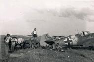 Asisbiz Messerschmitt Bf 109E7 15.JG52(Kroat) Green 10 Yevpatoria May 1942 01