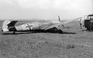Asisbiz Messerschmitt Bf 109E7 15.JG52(Kroat) Green 14 landing accident 01
