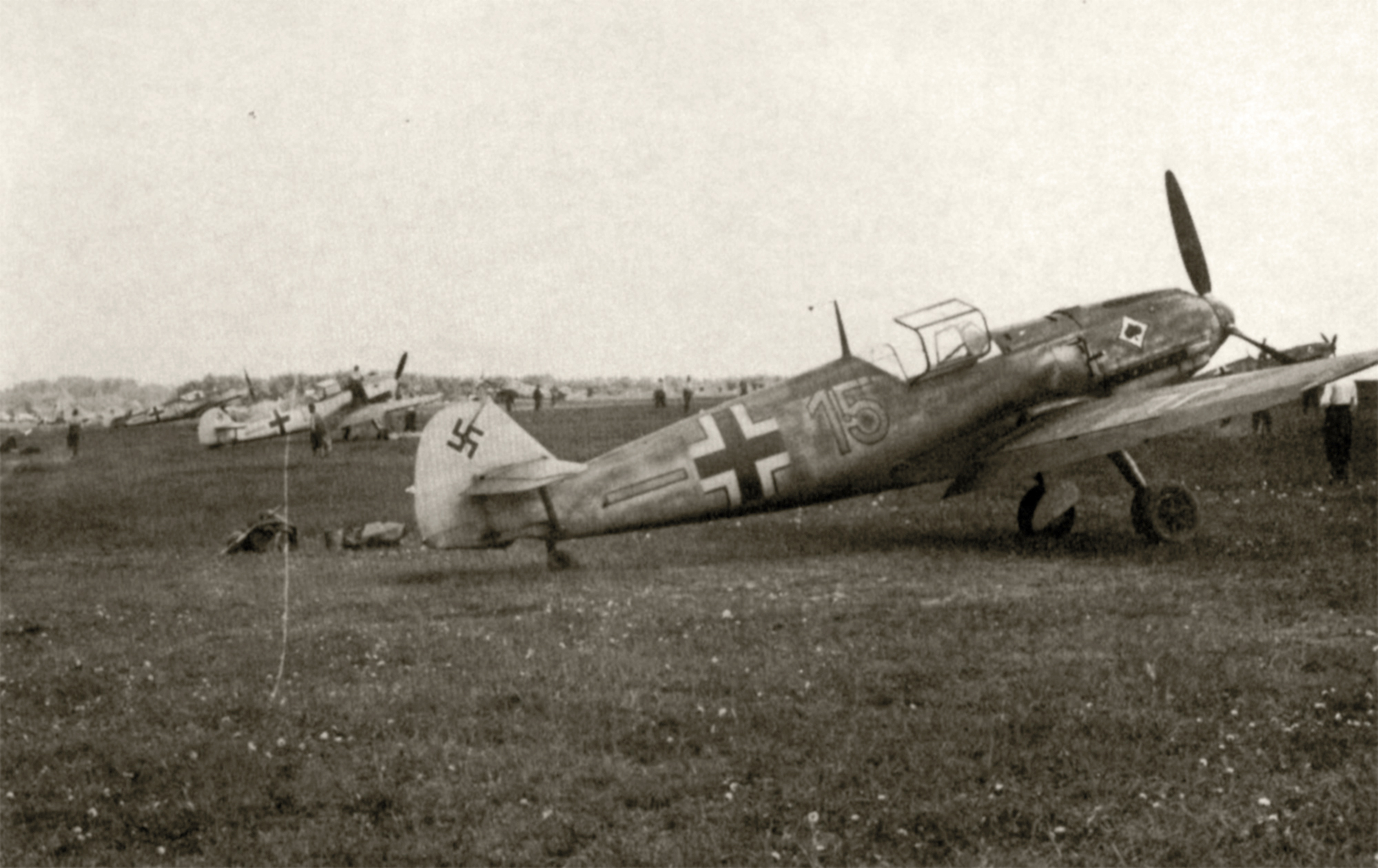 Messerschmitt Bf 109E1 6.JG53 Yellow 15 Holland 1940 01