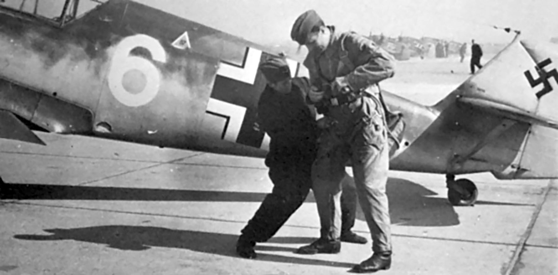 Messerschmitt Bf 109E3 4.JG53 White 6 Rudolf Lochner WNr 1958 Holland 1940 02