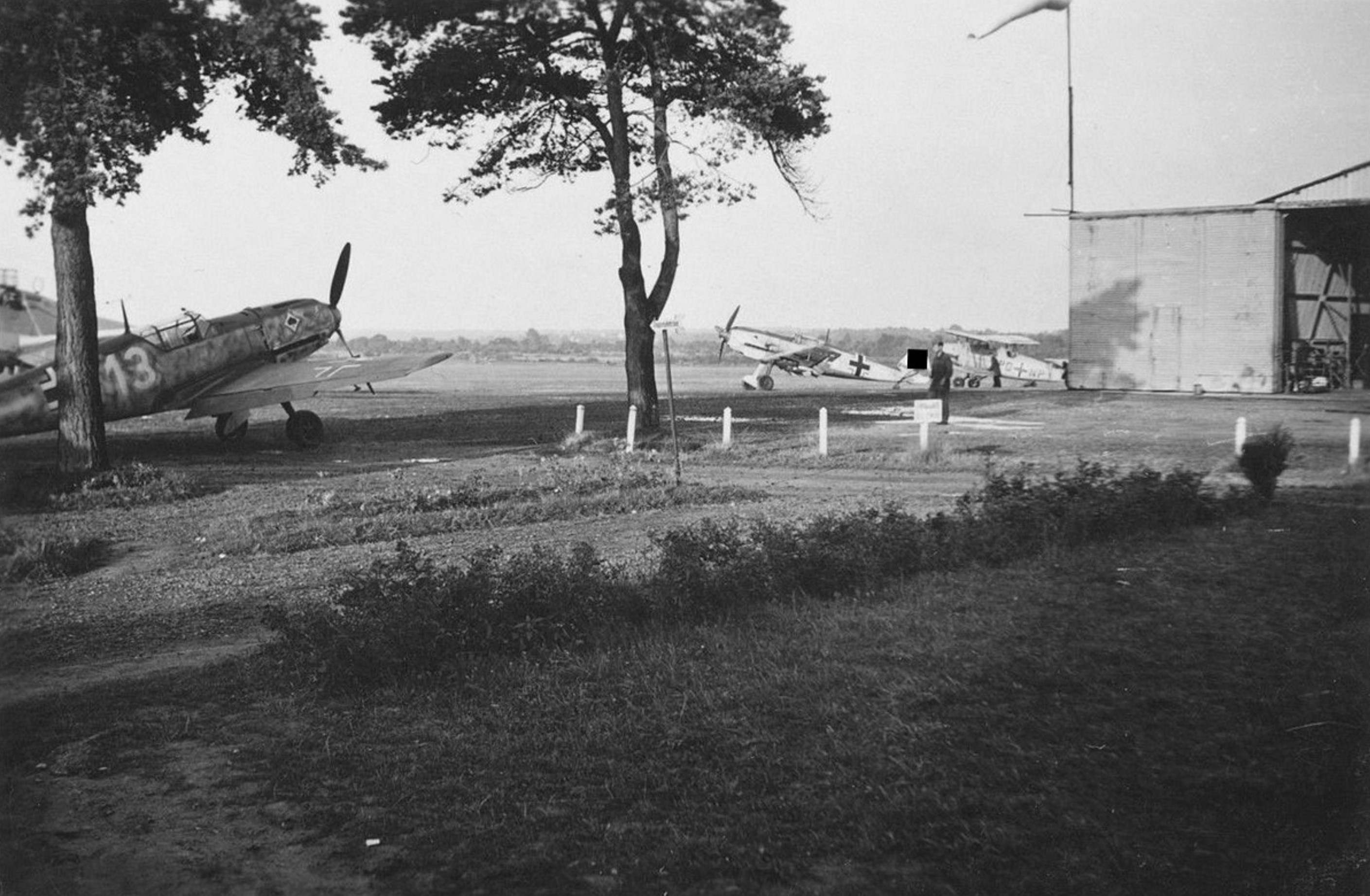 Messerschmitt Bf 109E3 6.JG53 Whie 13 unknown location 01