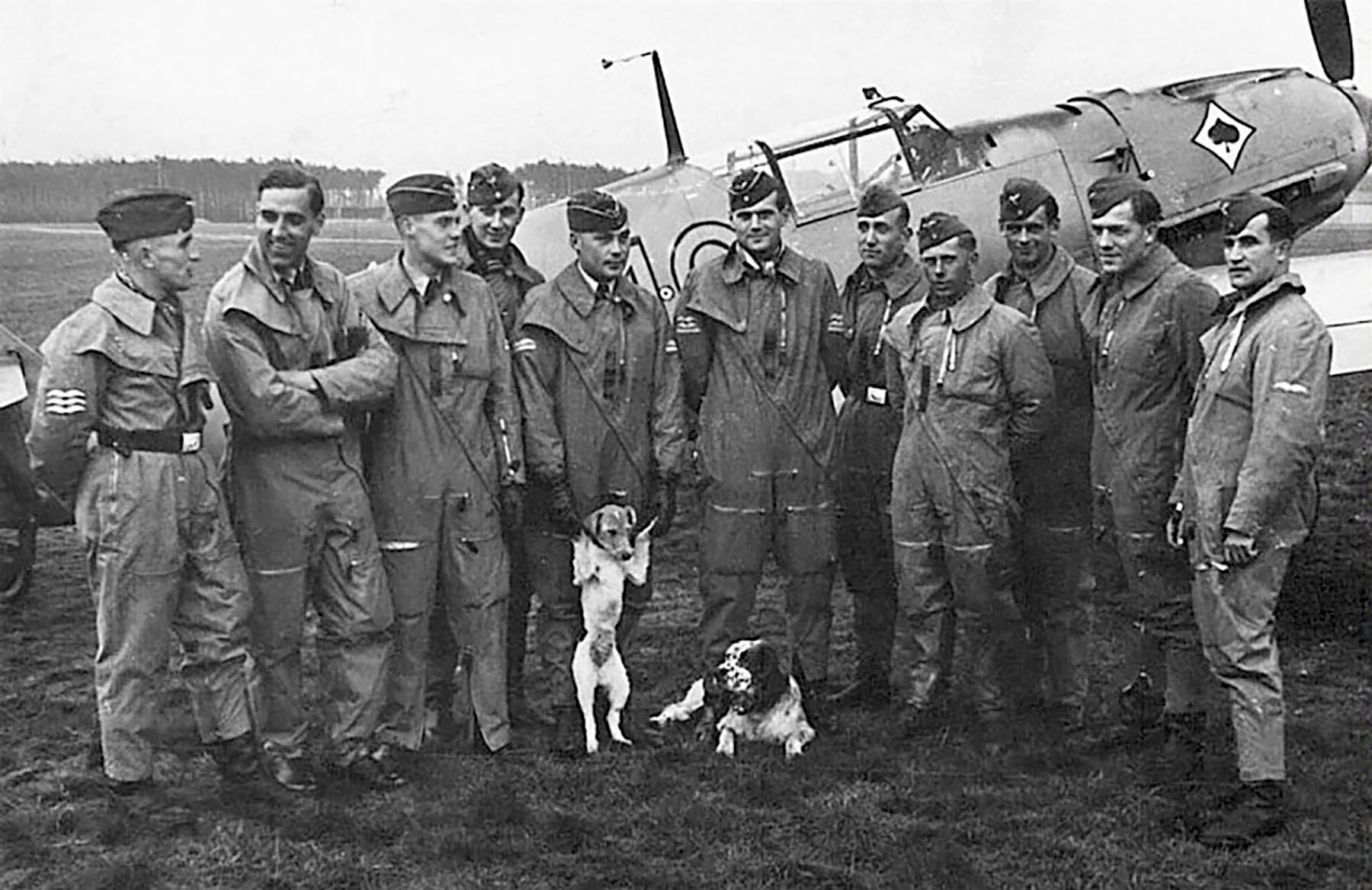 Messerschmitt Bf 109E3 6.JG53 Yellow 10 Heinz Bretnutz Mannheim Sandhofen Aug 10 1939 01