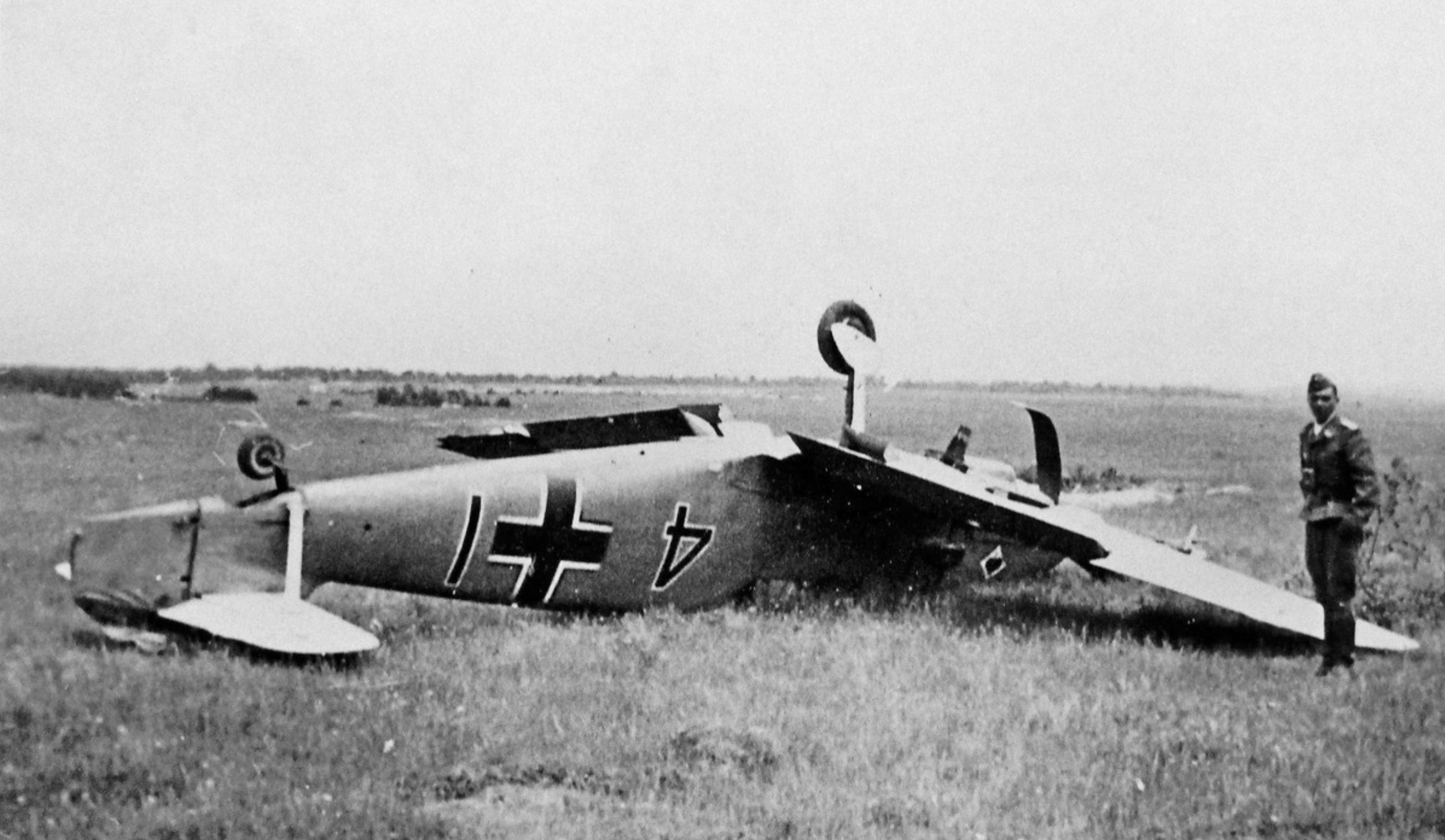 Messerschmitt Bf 109E 8.JG53 Black 4 flipped on landing unknown location eBay 01