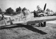 Asisbiz Messerschmitt Bf 109E3 8.JG53 Black 7 field maintenance France 1940 01