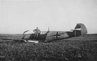 Asisbiz Messerschmitt Bf 109E3 9.JG53 Yellow 10 force landed France 1940 01