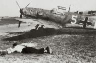 Asisbiz Messerschmitt Bf 109E4 7.JG53 White 5 Hans Georg Schulte WNr 1506 Poulmic Brest France 1940 02