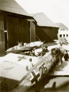 Asisbiz Messerschmitt Bf 109E1B 1.ErgJG53 Black 1 belly landed Saint Jean d'Angely France 02