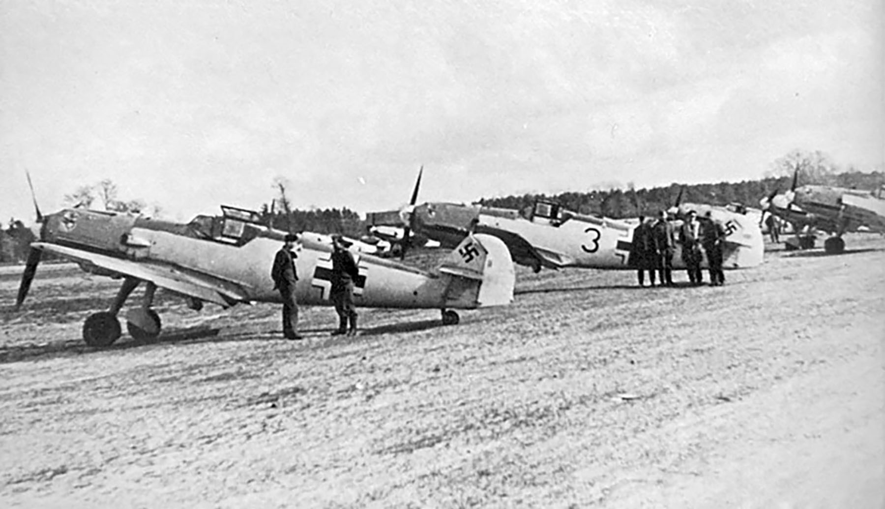 Messerschmitt Bf 109E 8.JG54 Black 3 Anwarter Leykauf France 1940 02
