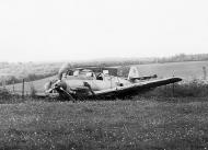 Asisbiz Messerschmitt Bf 109E1 2.JG76 Red 7 force landed France June 1940 01