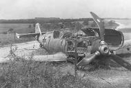 Asisbiz Messerschmitt Bf 109E1 2.JG76 Red 7 force landed France June 1940 05