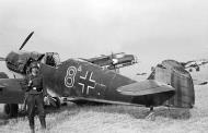 Asisbiz Messerschmitt Bf 109E1 2.JG76 Red 8 showing landing damage Poland 1939 01