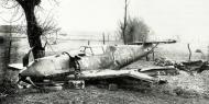 Asisbiz Messerschmitt Bf 109E3 2.JG76 Red 11 force landed Phony War France 22nd Nov 1939 01