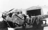 Asisbiz Messerschmitt Bf 109E3 Stab I.JG76 Black Chevron being readied for flight Frankfurt 1939 01