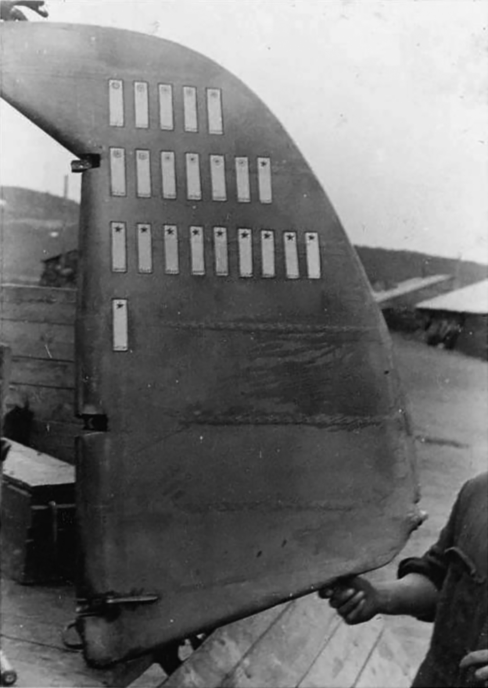 Bf 109E 1.JG77 Yellow 9 used by Hugo Dahmer belly landed Titowka btw 24th n 30th Jul 1941 02