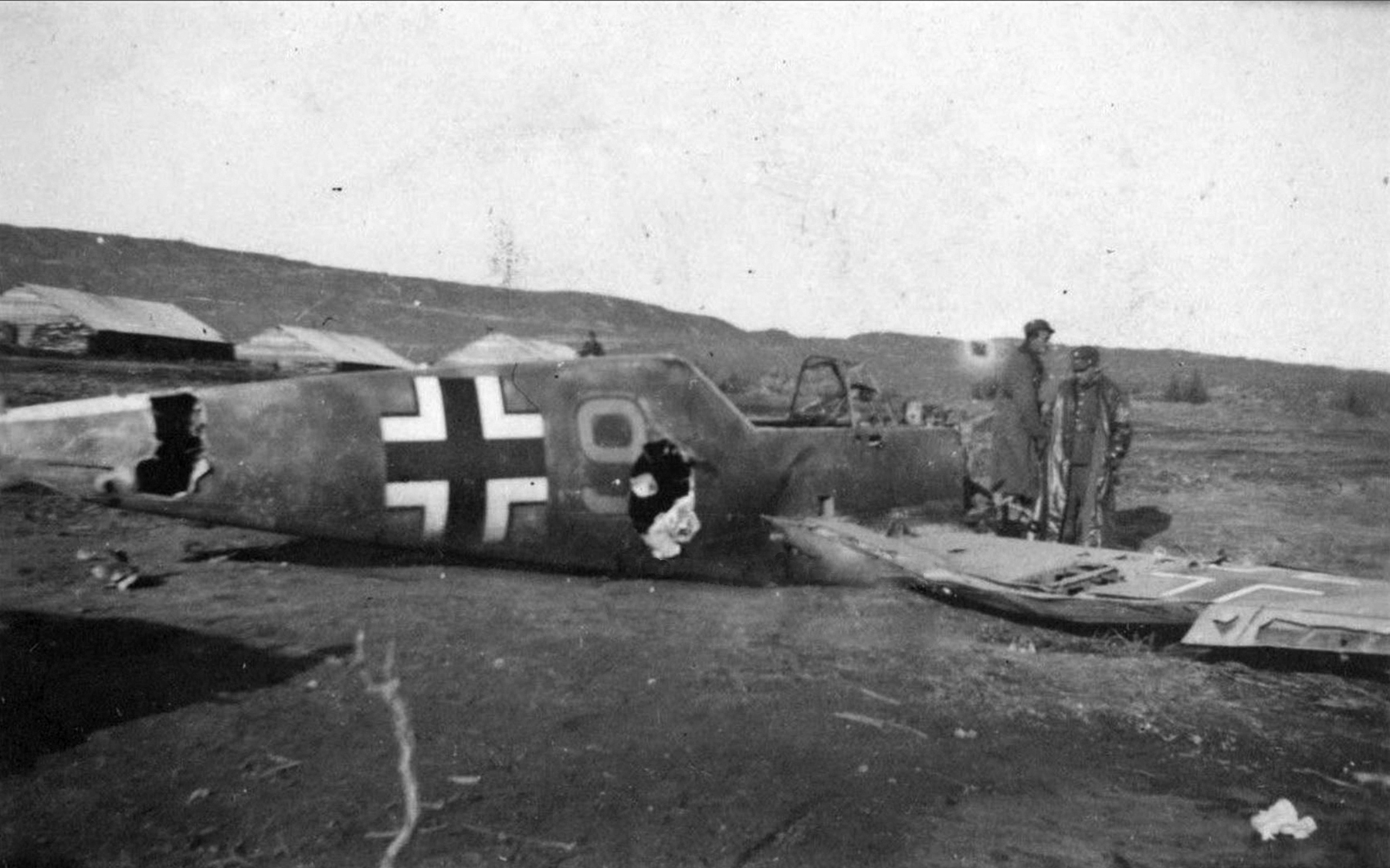 Bf 109E 1.JG77 Yellow 9 used by Hugo Dahmer belly landed Titowka btw 24th n 30th Jul 1941 10